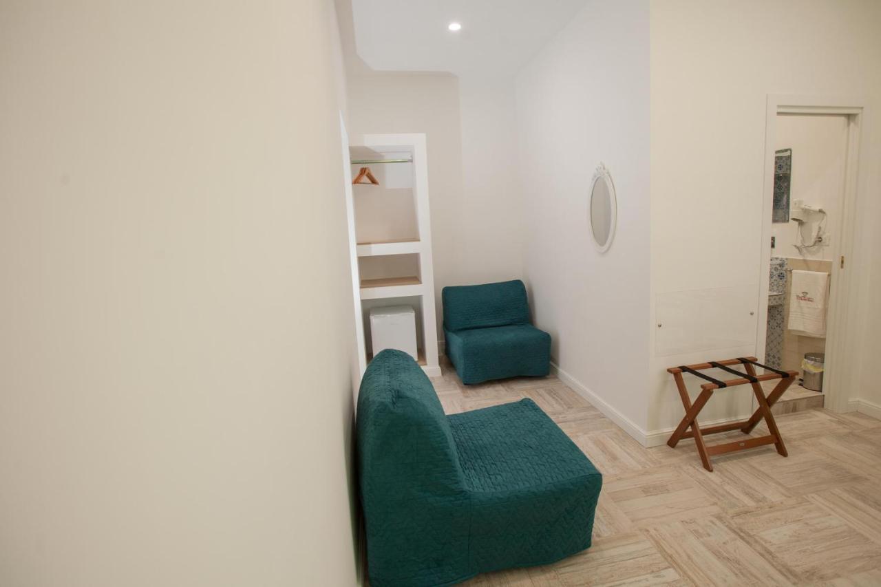 Il Gioiellino Art Bed & Breakfast เนเปิลส์ ภายนอก รูปภาพ